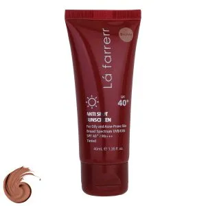 کرم ضدآفتاب رنگی لافارر مدل SPF40، مناسب پوستهای چرب، حجم 40 میلیلیتر